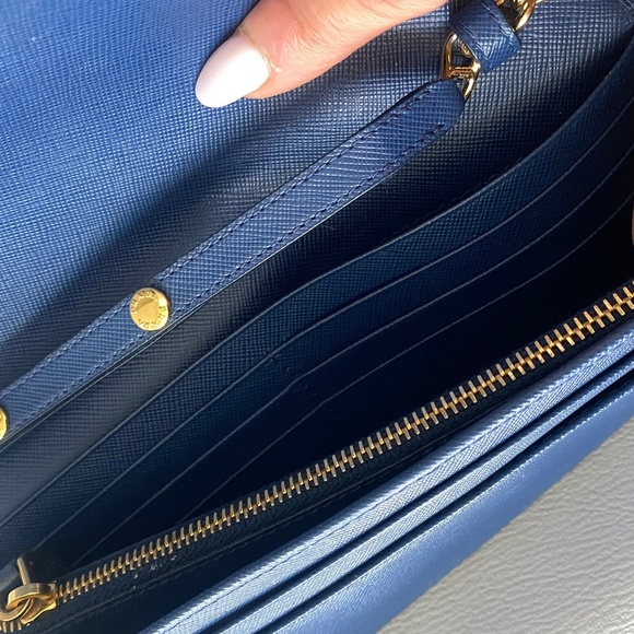 Prada Saffiano Wallet on Chain bag - Picture 6 of 8